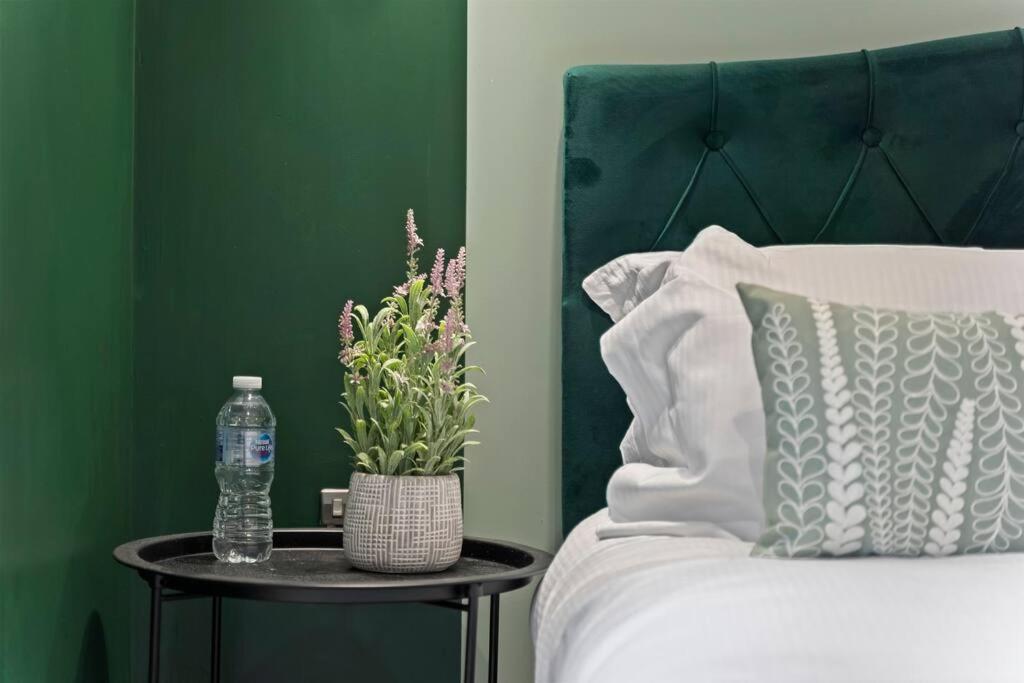 Stylish Retreat In Central Leeds Central Station Buitenkant foto