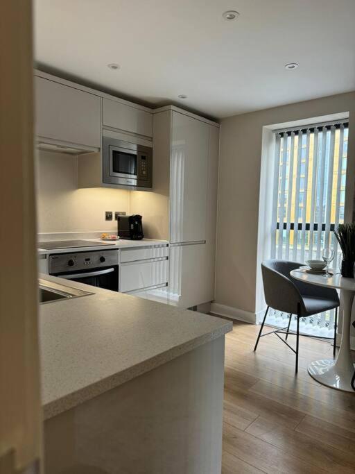 Stylish Retreat In Central Leeds Central Station Buitenkant foto