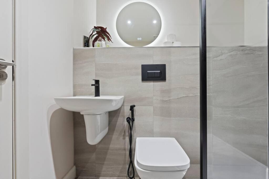 Stylish Retreat In Central Leeds Central Station Buitenkant foto